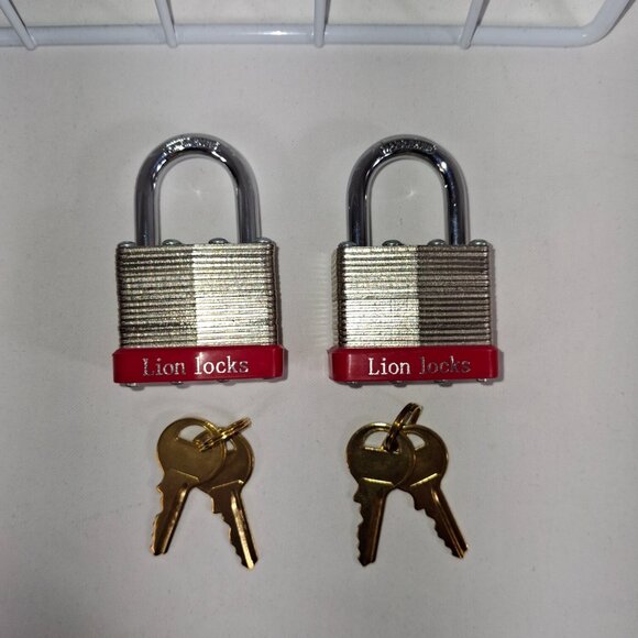 Lion Locks 2  Keyed-Alike Padlocks w/ 1.25" Shackle, 4 Keys Hardened Steel Case - Picture 5 of 9